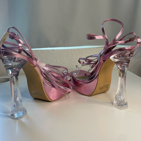 NWT La Modish Boutique “Aim Platform Heels”🌟 - Picture 6 of 10